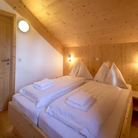 Kreischberg Wellness Chalet * ザンクト・ローレンツェン・オプ・ムーラウ